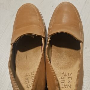Alizé Tan Slip-On Women’s Loafers - Casual Comfort